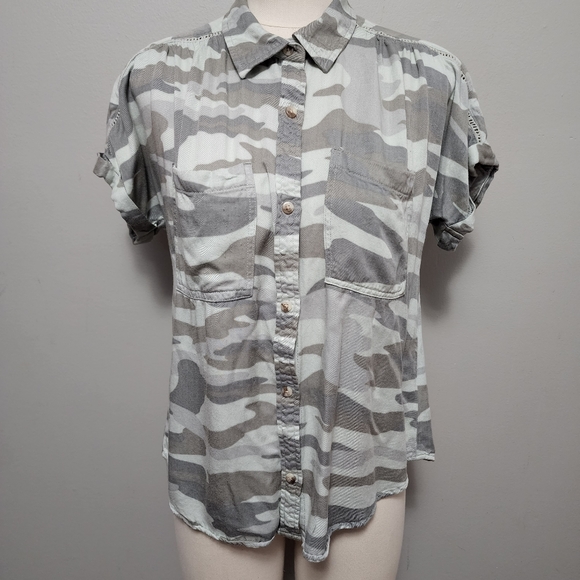Maurices camo utility button down size small - Picture 2 of 11